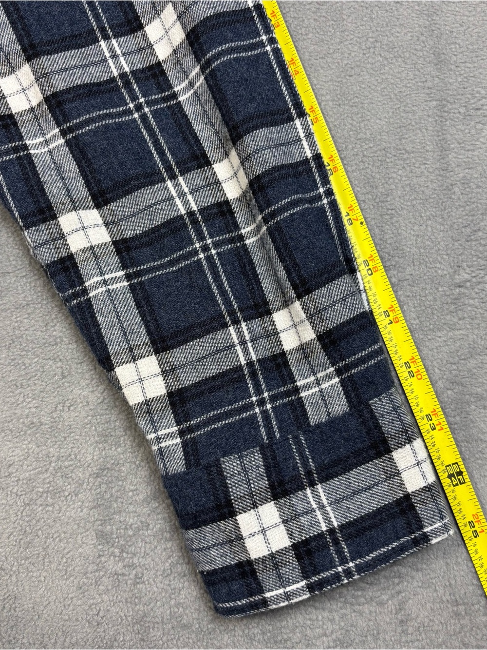 Field & Stream Men's Medium Flannel Shirt Blue White Plaid Long Sleeve Excellent - Picture 6 of 7